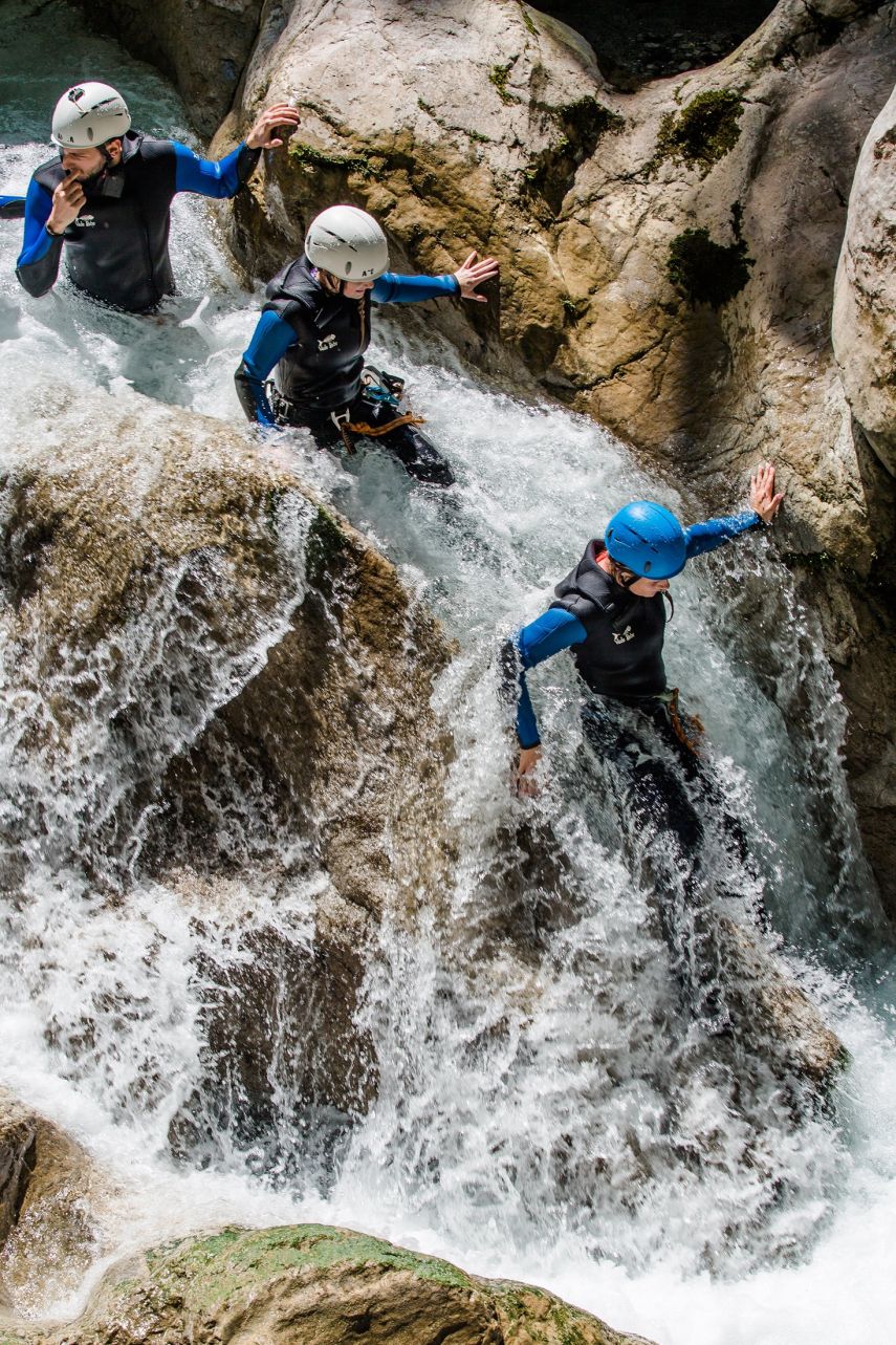 Extrem-Canyoning im Base Camp Lofer – Wildwasser-Action mit Wasserfall und Outdoor-Abenteuer in der Natur
