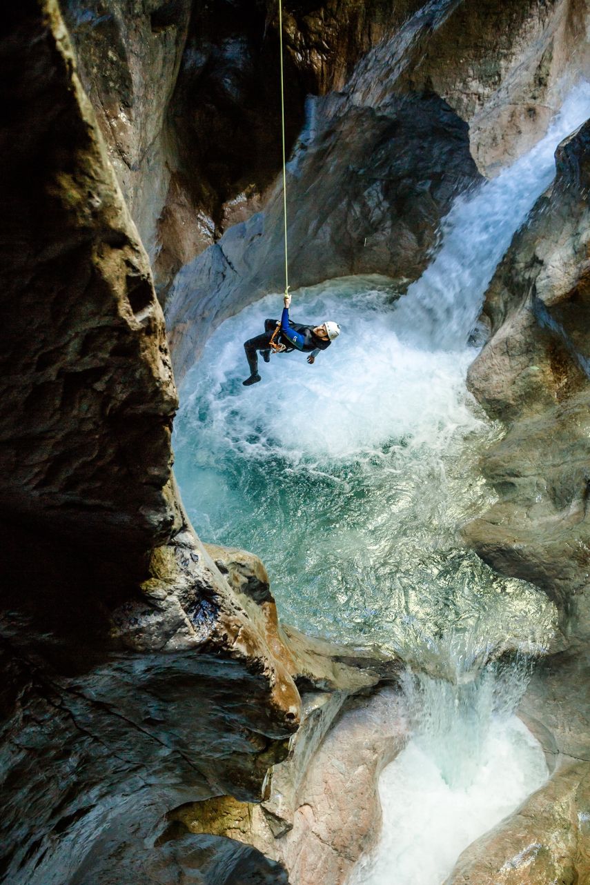 Actionreiche Canyoning-Tour im Base Camp Lofer – Wildwasser-Abenteuer mit Wasserfall, Sprüngen und Outdoor-Erlebnis